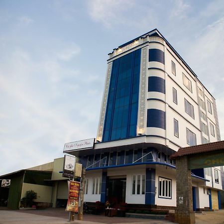 Hotel Nguyen Phuoc Плейку Экстерьер фото