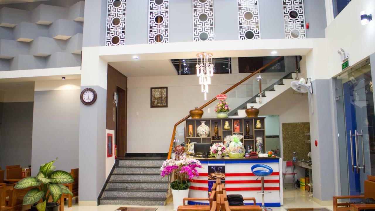 Hotel Nguyen Phuoc Плейку Экстерьер фото