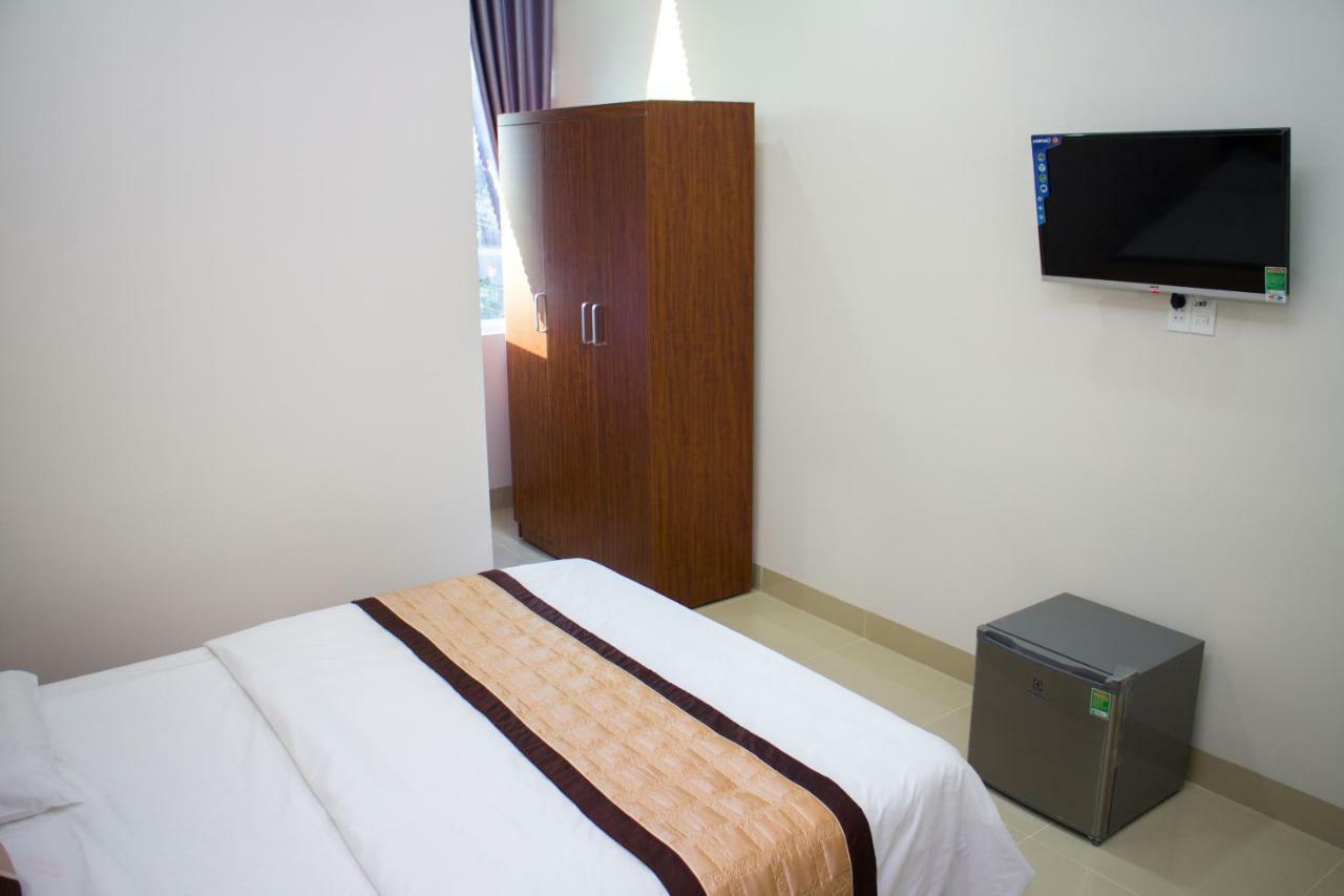 Hotel Nguyen Phuoc Плейку Экстерьер фото