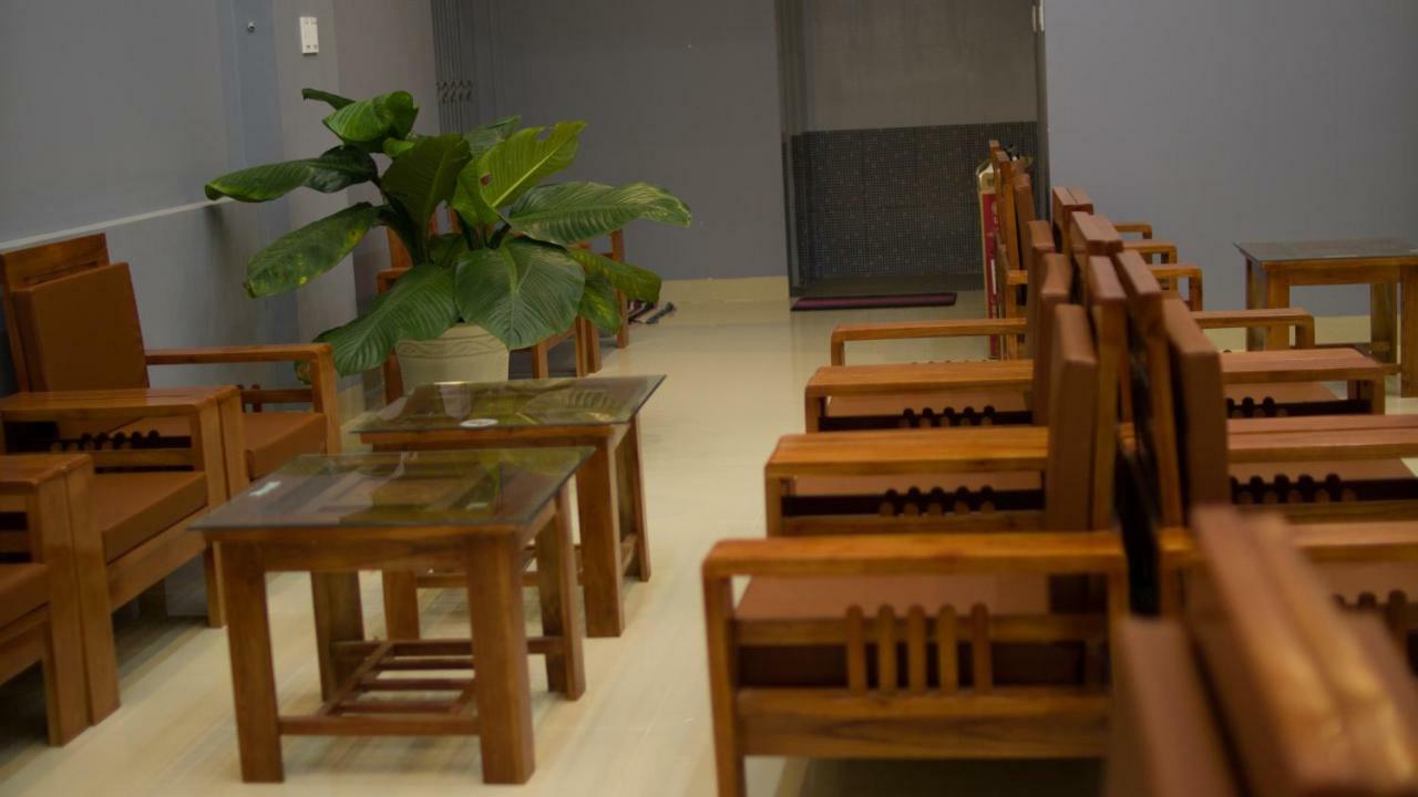 Hotel Nguyen Phuoc Плейку Экстерьер фото
